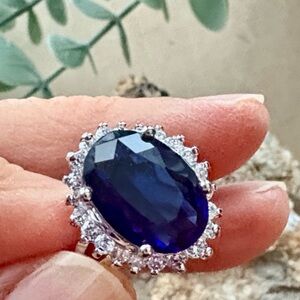 2011 Avon Bold Faux Sapphire Halo Cz Accent Statement Sz 7 Ring Silver NIB 216